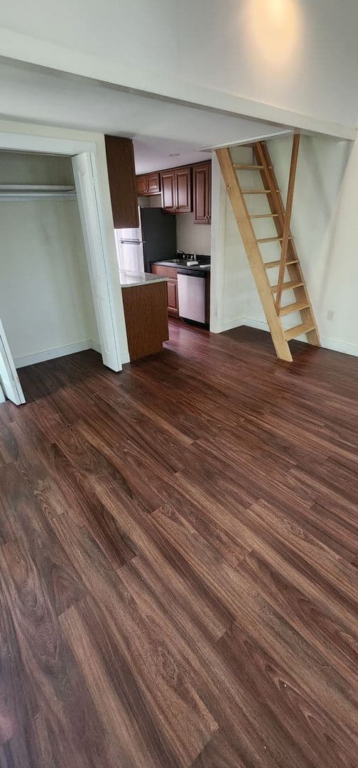 West Bath Apartment: 10 Renshaw Drive