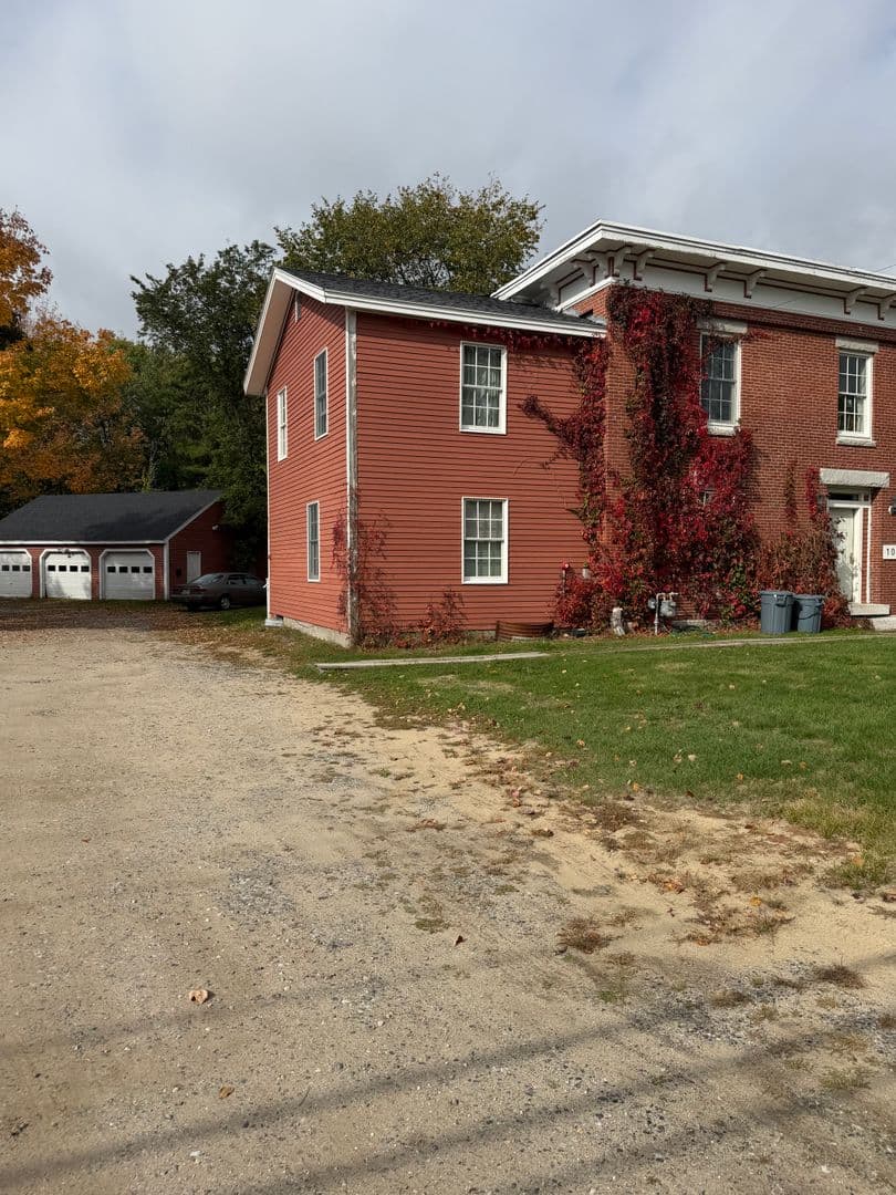 Brunswick Apartment: 108 Harpswell Rd