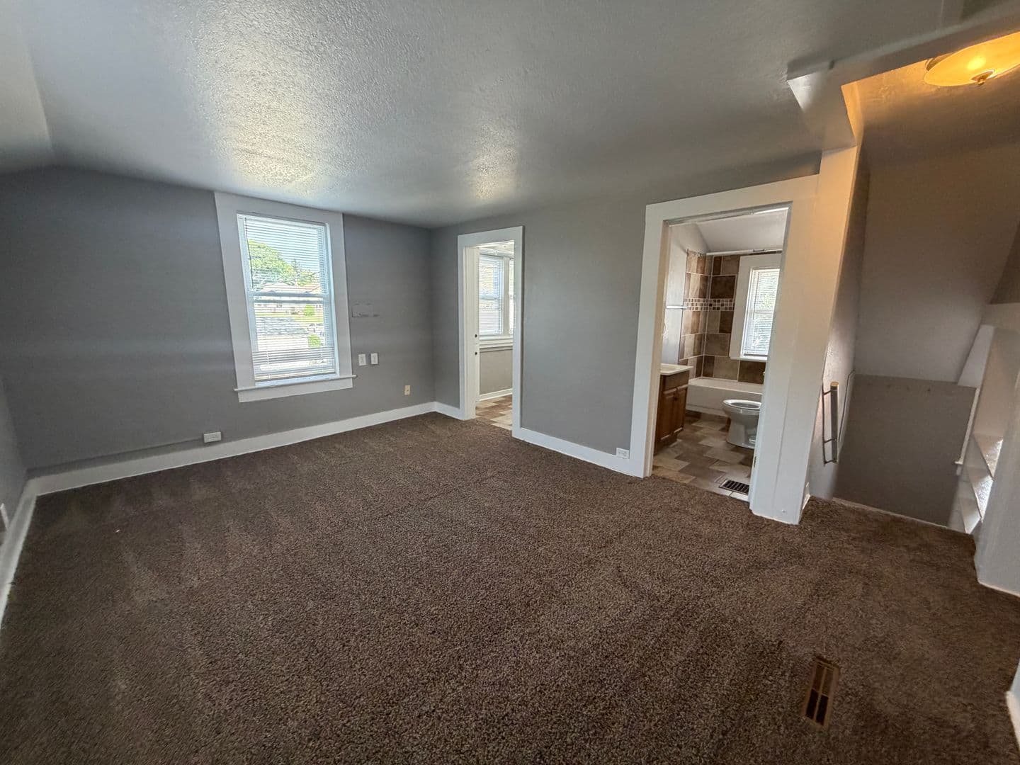 Fort Wayne Apartment: 2131 N Wells Street