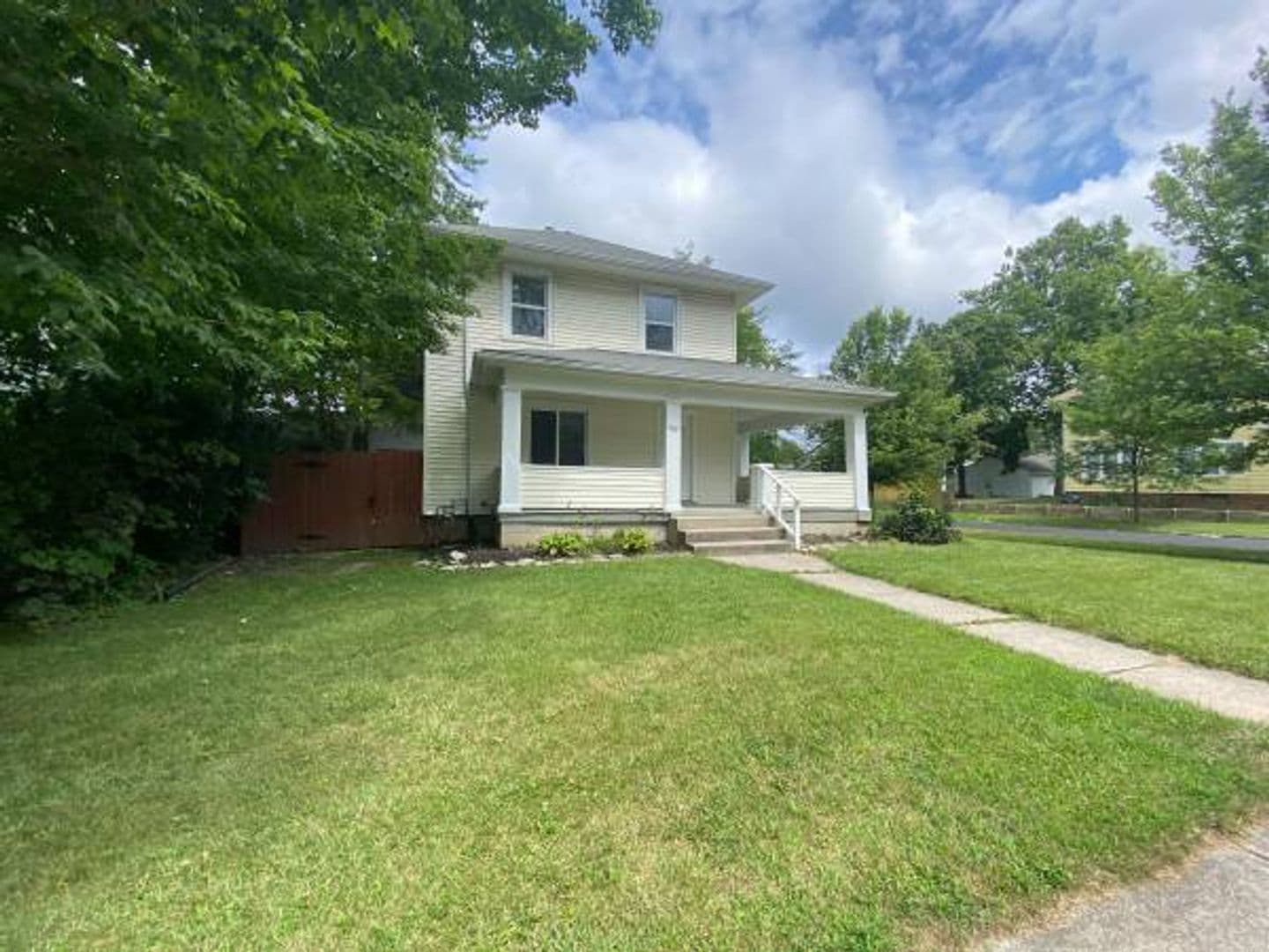 Fort Wayne House: 902 Nuttman Ave