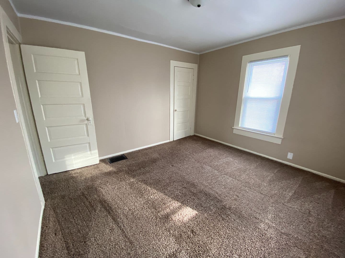Fort Wayne Apartment: 1814 St  Joe Blvd