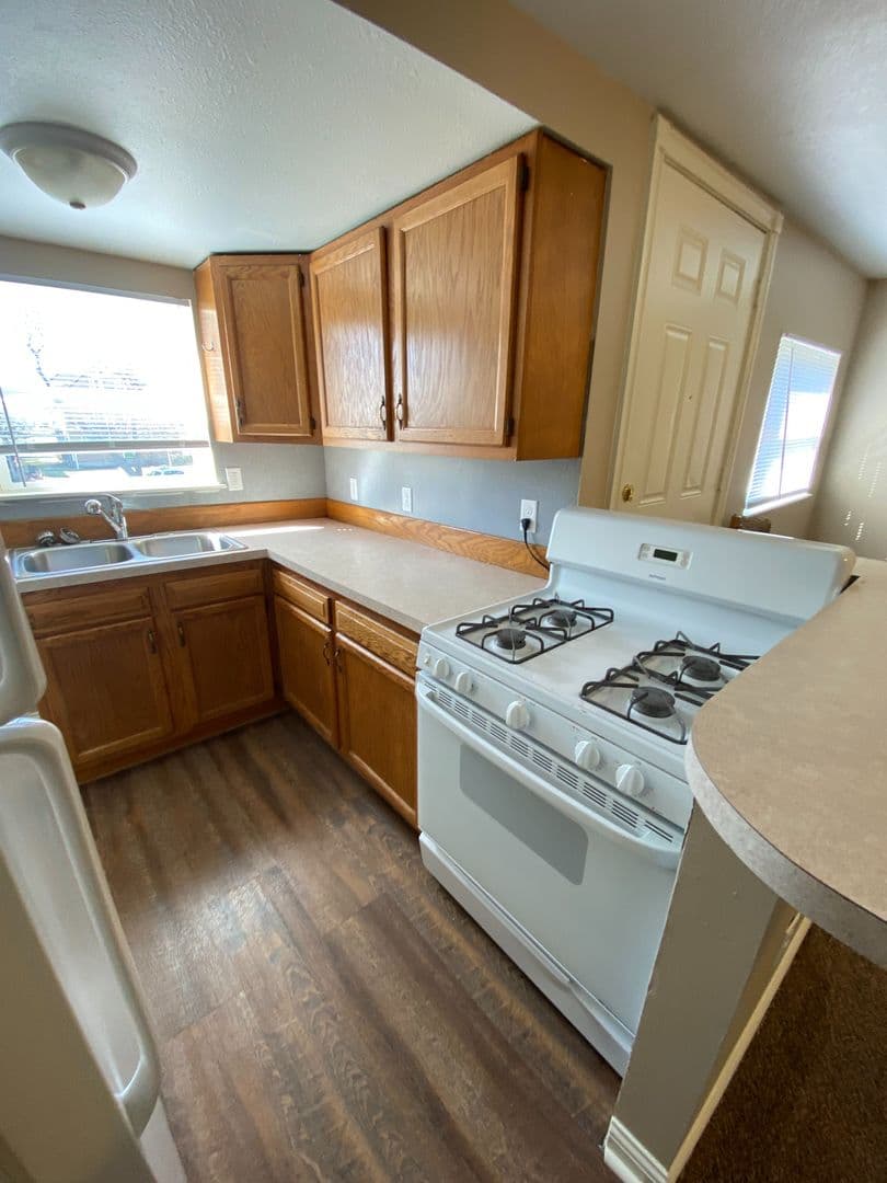 Fort Wayne Apartment: 236 E. Dewald St.
