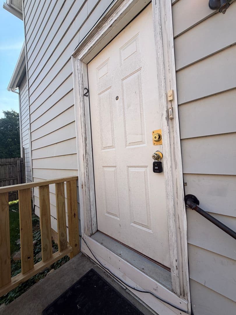 Fort Wayne Apartment: 2131 N Wells Street