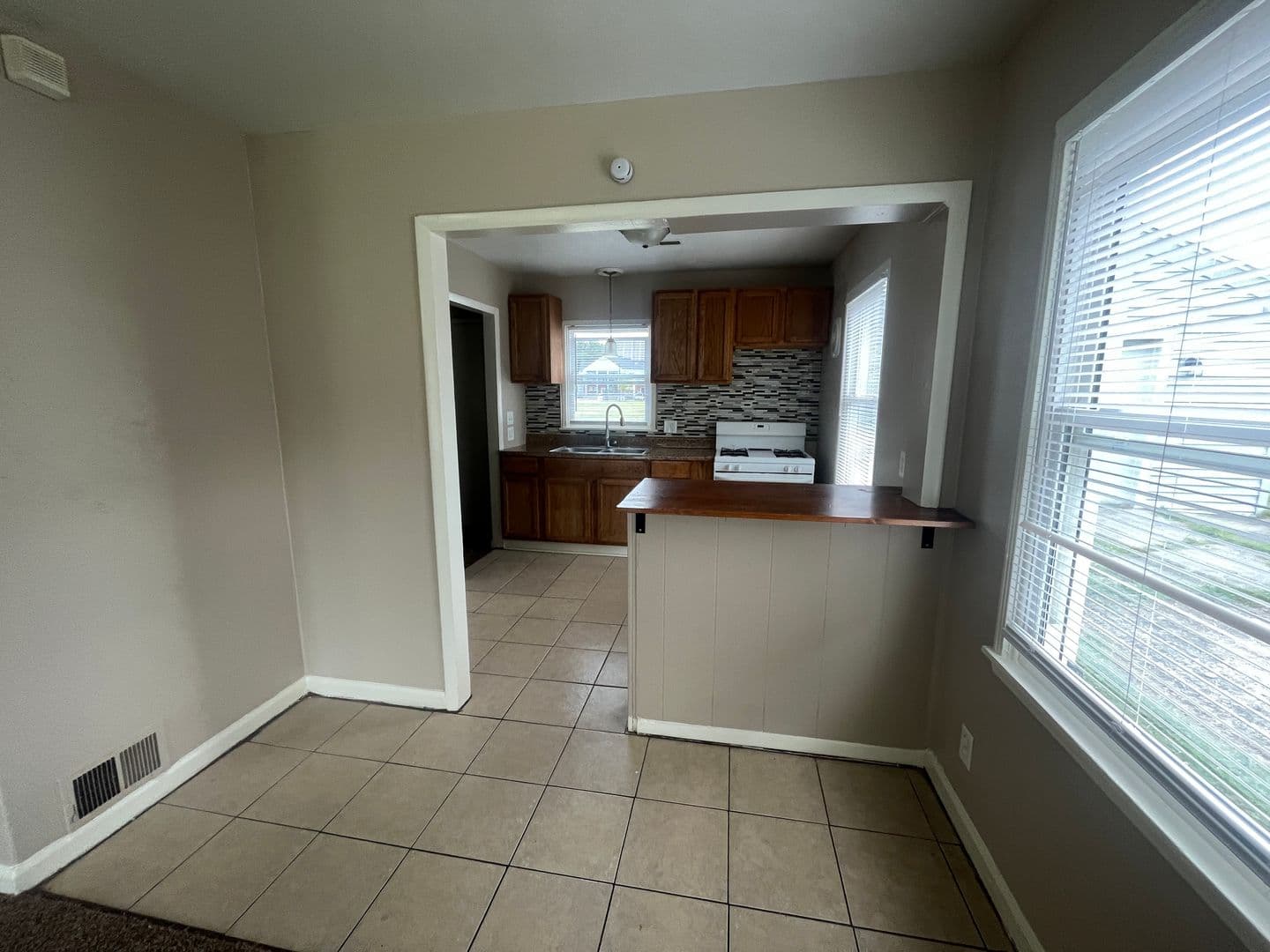 Fort Wayne House: 4319 Standish Drive