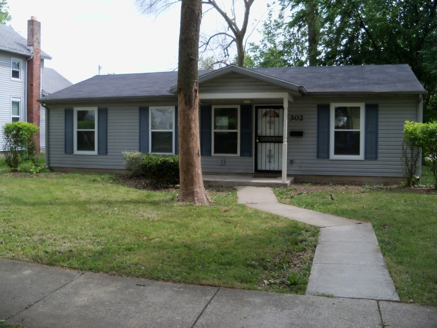 Fort Wayne House: 302 E Branning Ave