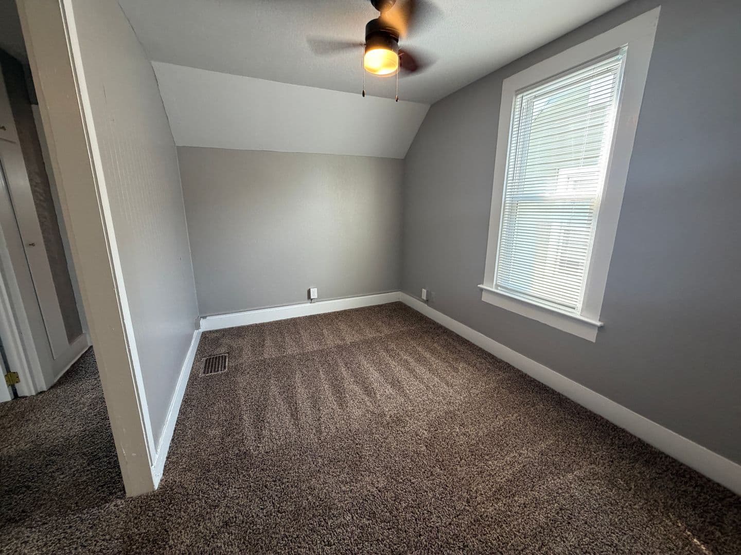 Fort Wayne Apartment: 2131 N Wells Street