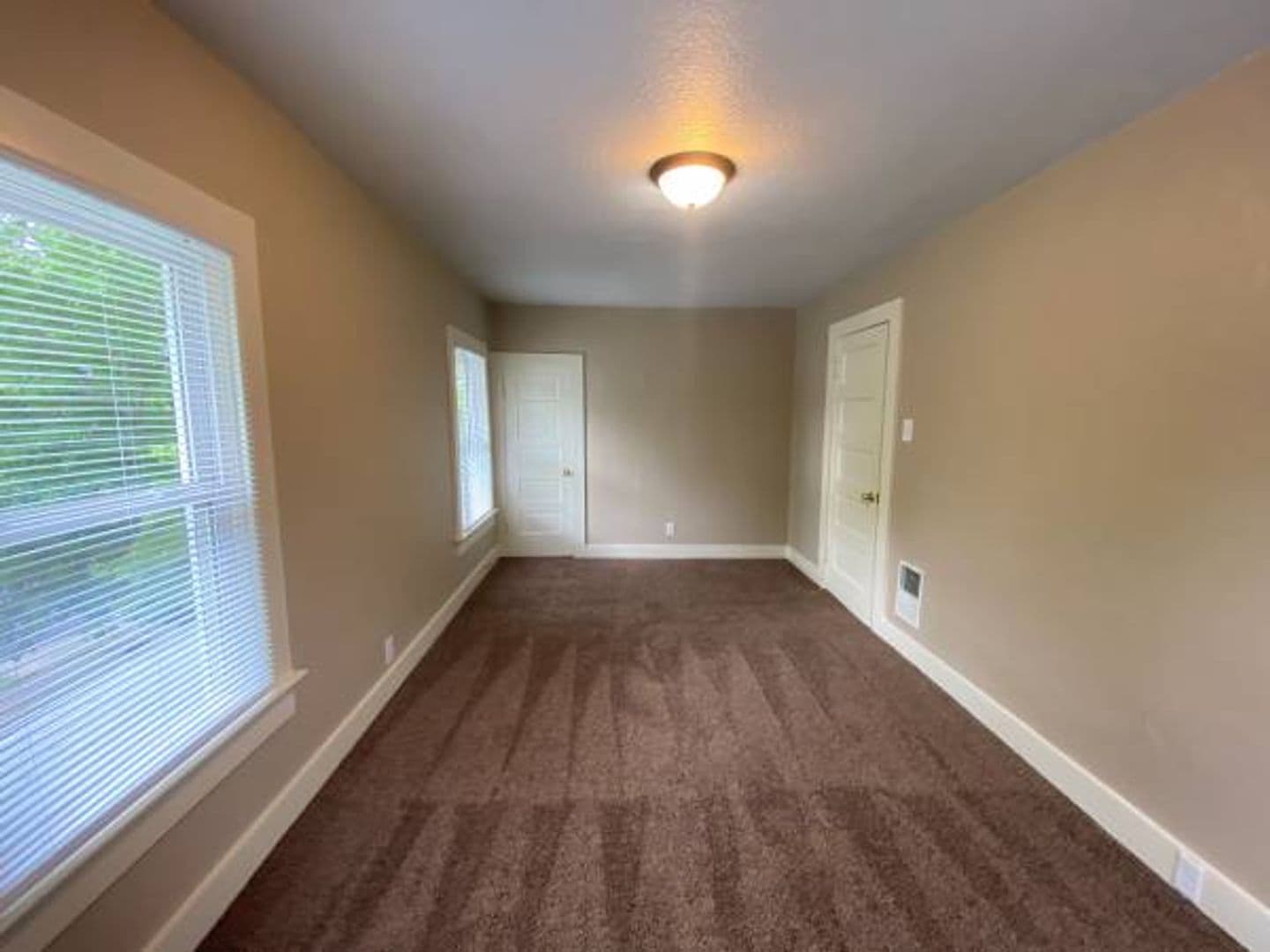 Fort Wayne House: 902 Nuttman Ave
