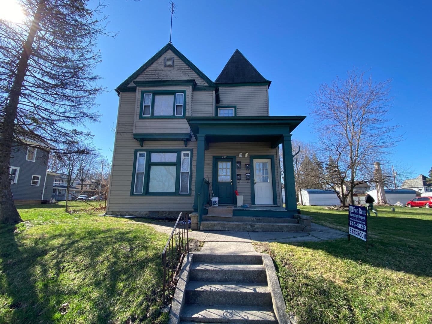 Fort Wayne Apartment: 236 E. Dewald St.