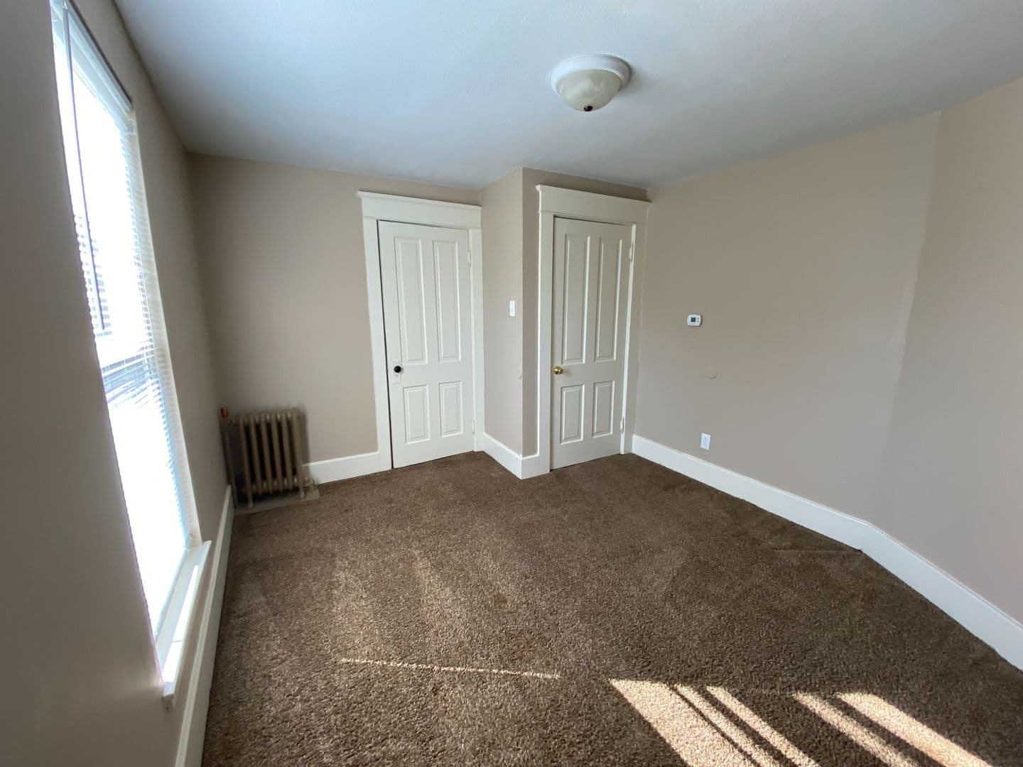 Fort Wayne Apartment: 236 E. Dewald St.