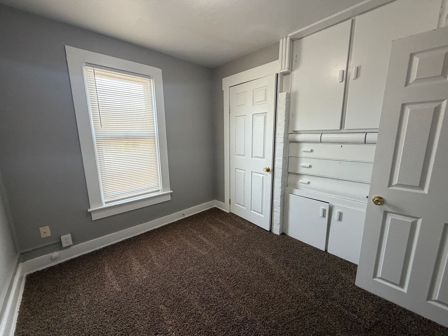Fort Wayne Apartment: 2131 N Wells Street