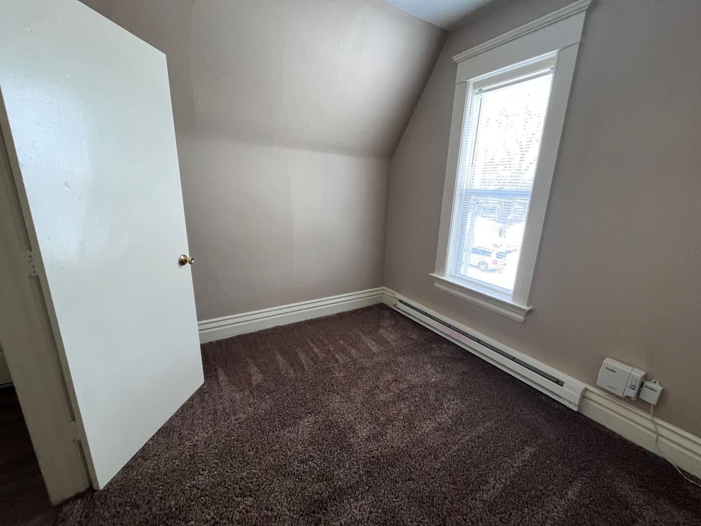 Fort Wayne Apartment: 114 W. Creighton Ave.