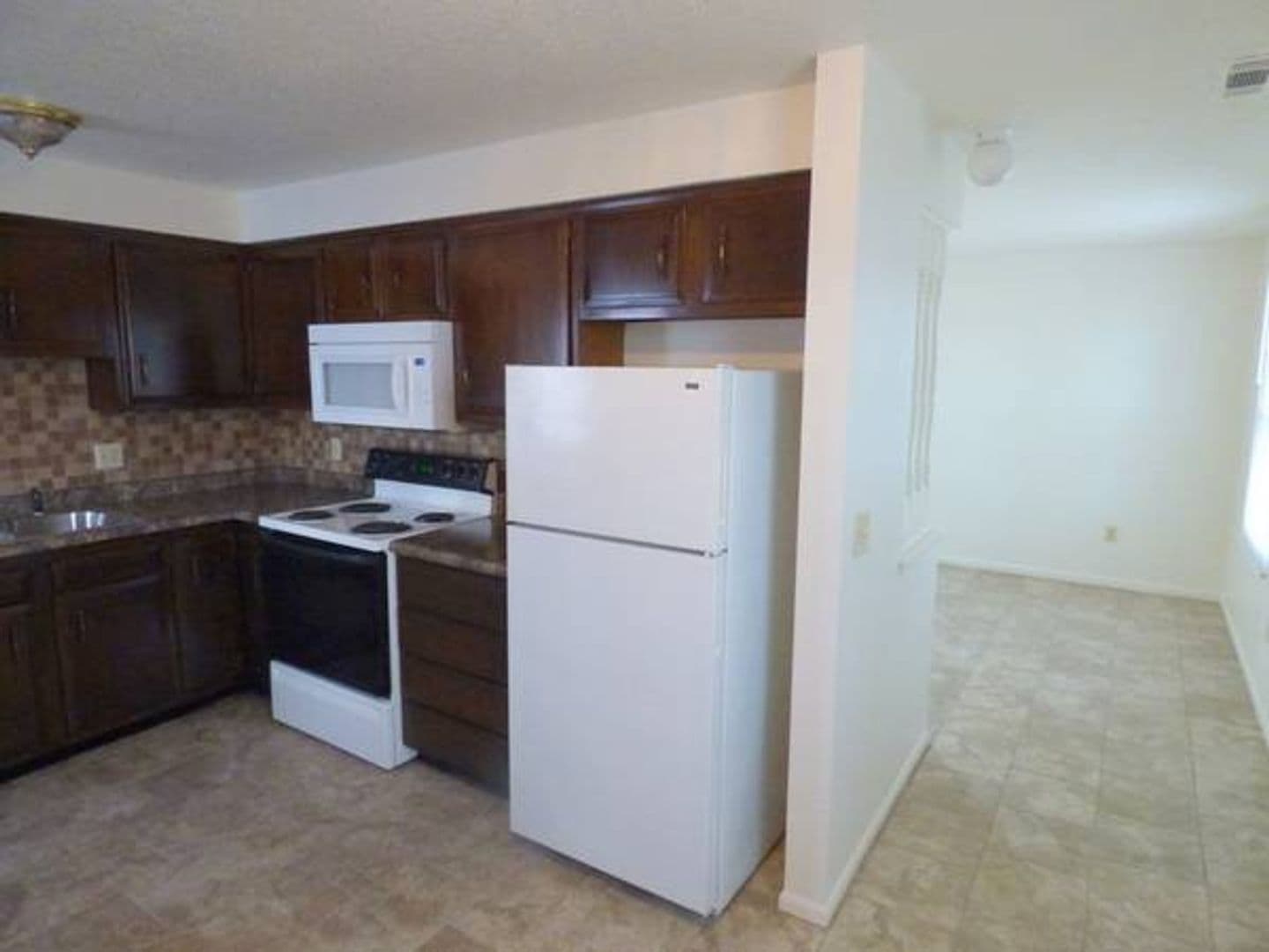 Fort Wayne House: 5527 Hoagland