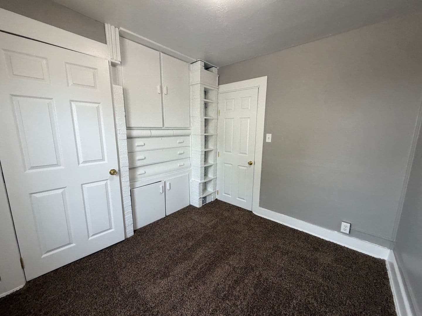 Fort Wayne Apartment: 2131 N Wells Street