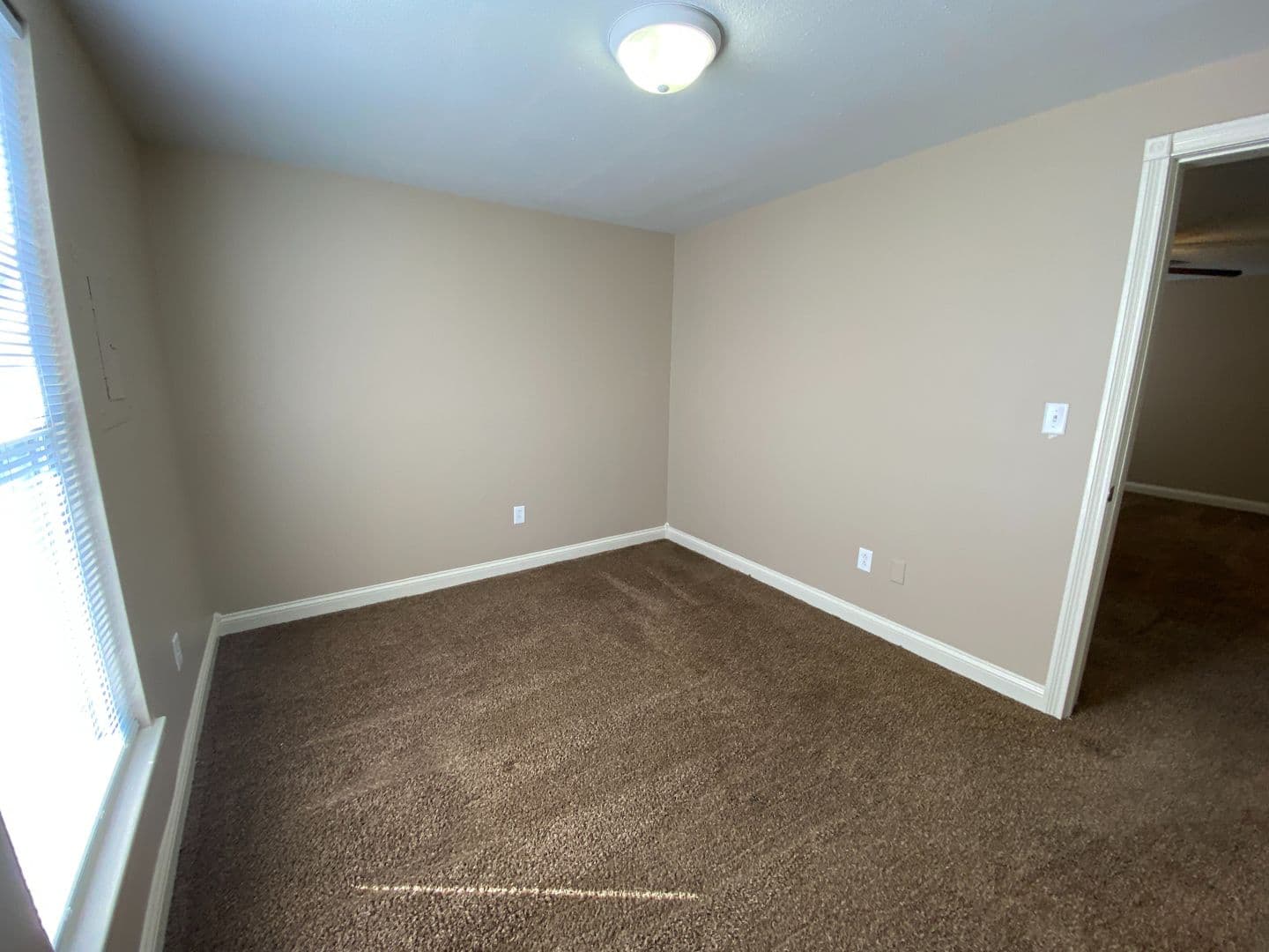 Fort Wayne Apartment: 236 E. Dewald St.