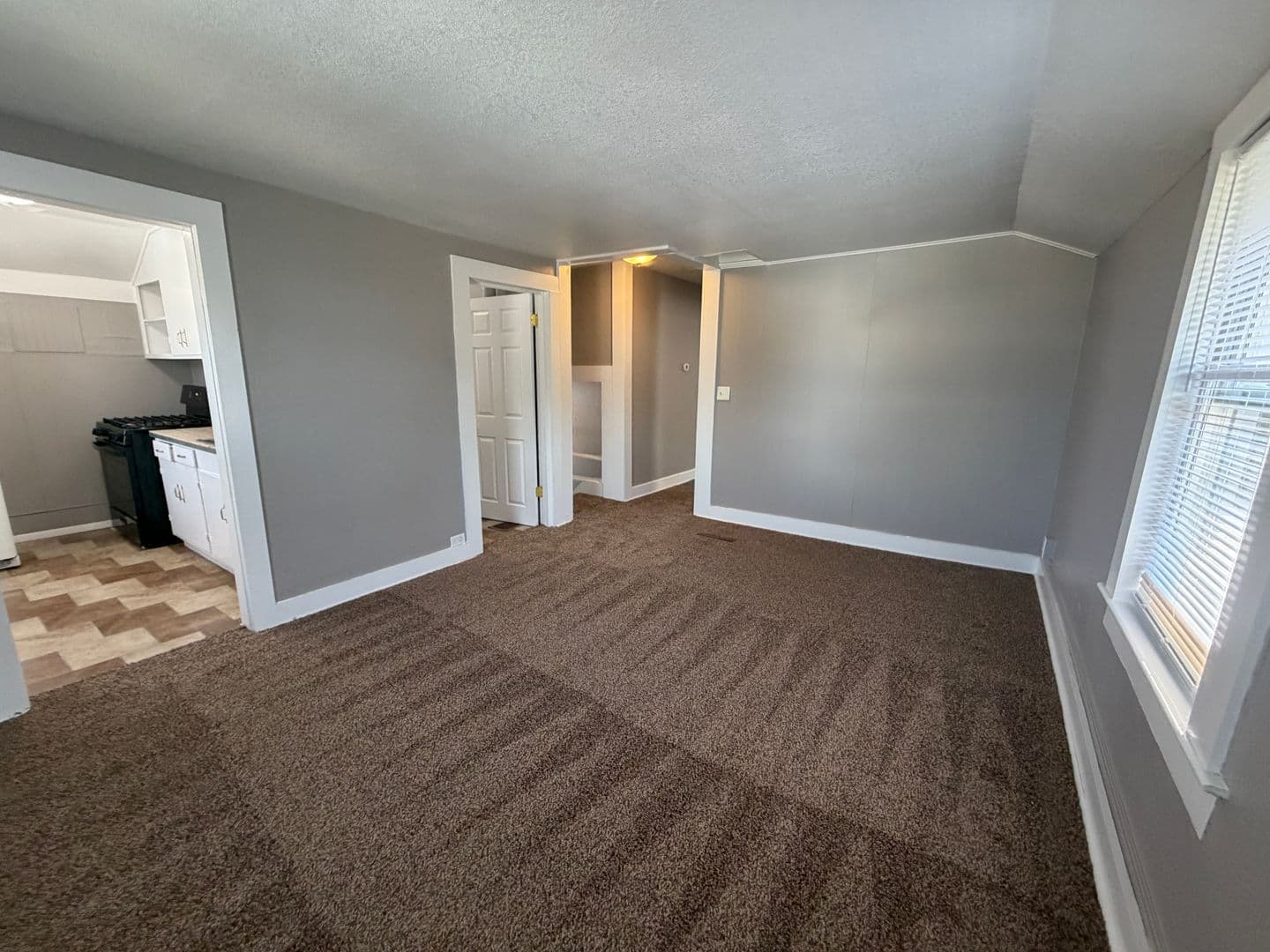 Fort Wayne Apartment: 2131 N Wells Street