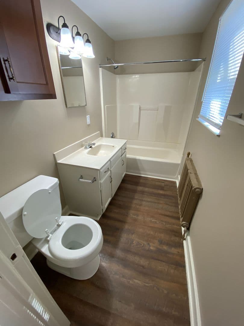 Fort Wayne Apartment: 236 E. Dewald St.