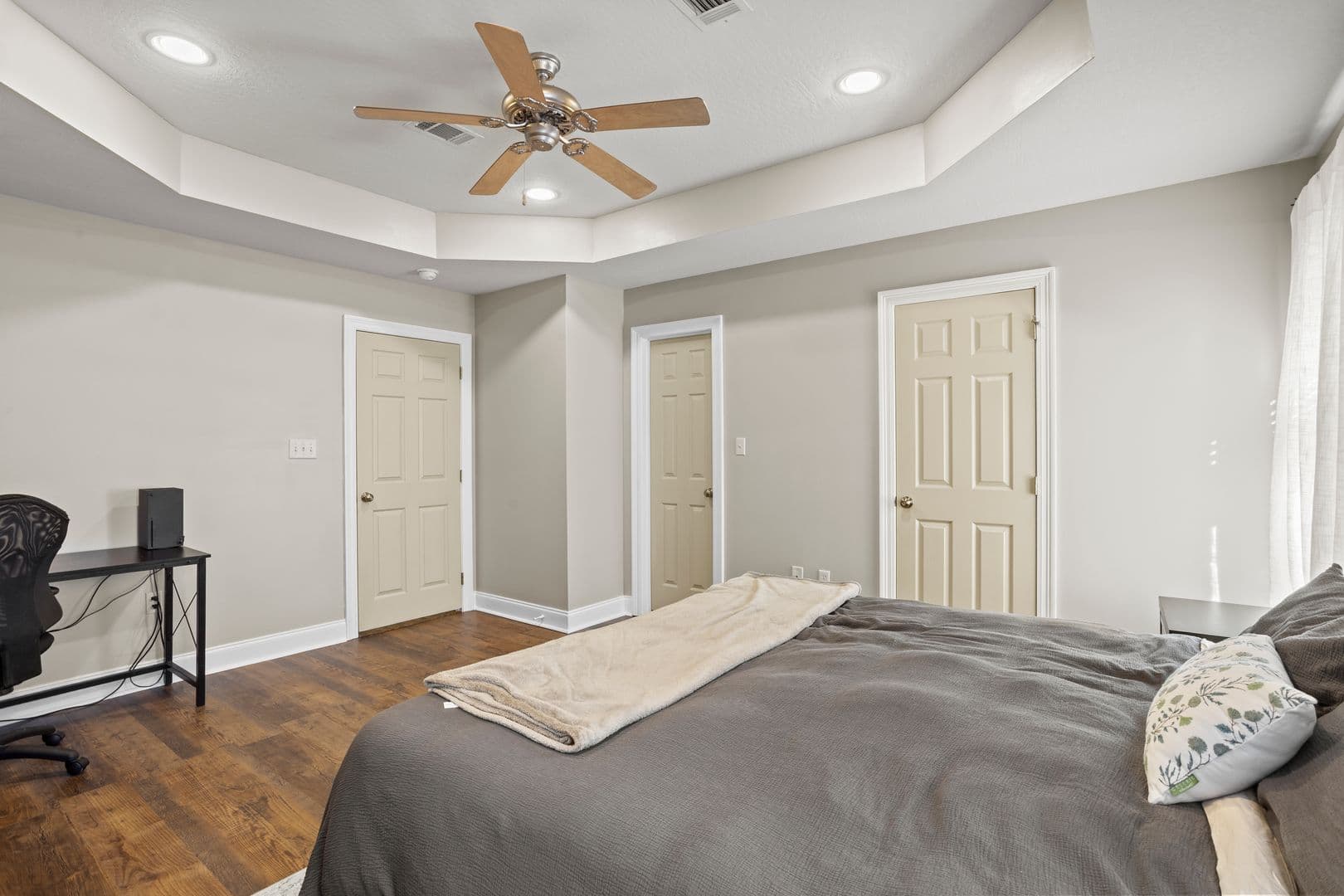 Hattiesburg House: 4 Crown's Pt