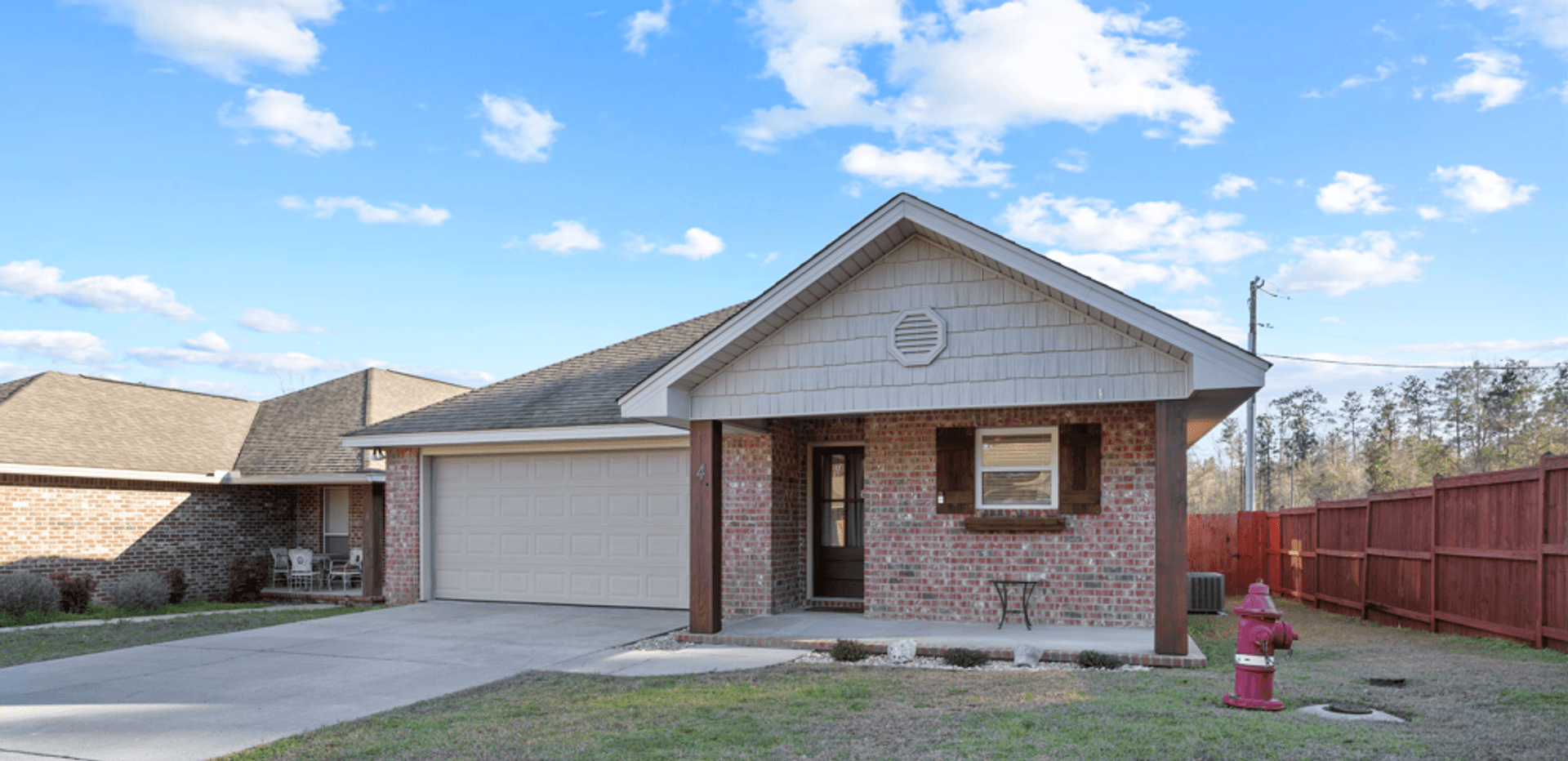 Hattiesburg House: 4 Crown's Pt