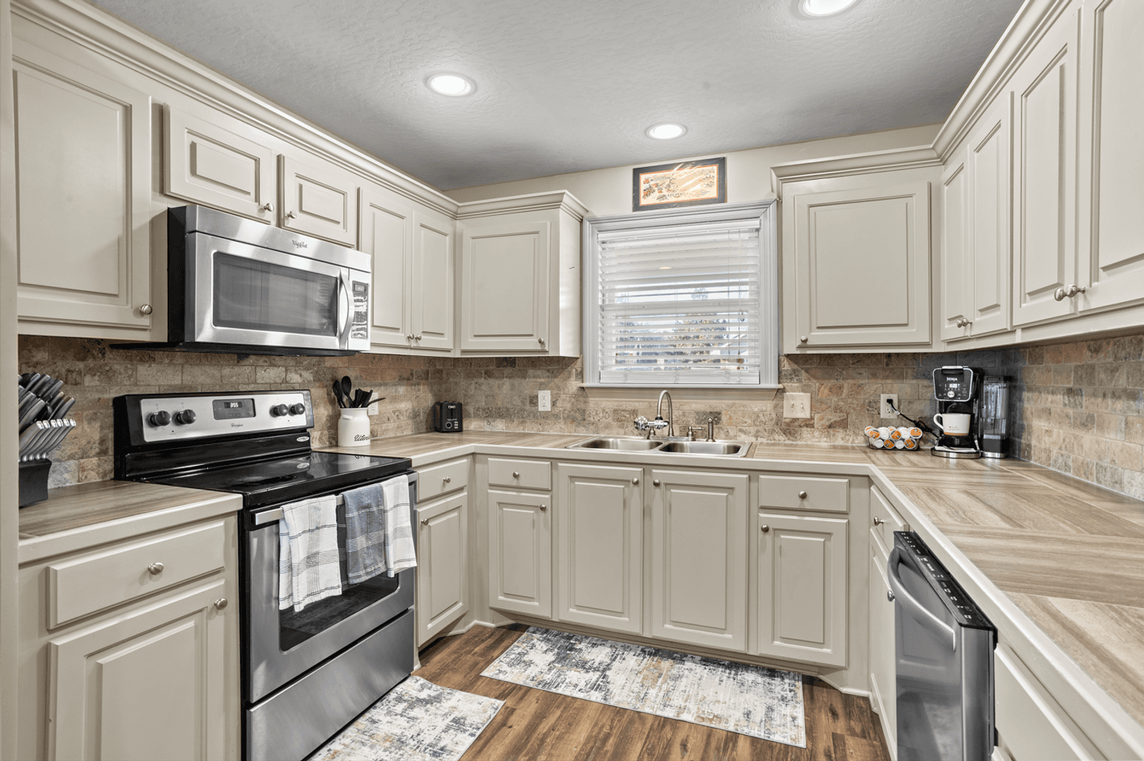 Hattiesburg House: 4 Crown's Pt