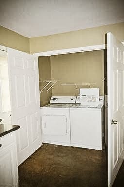 Petal Apartment: 612 S. George St