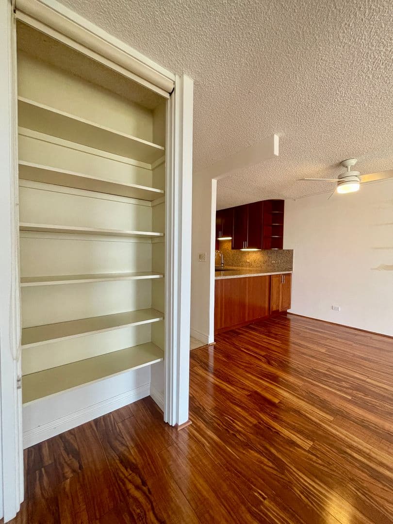 Honolulu Condo: 4300 Waialae Ave, apt #2502