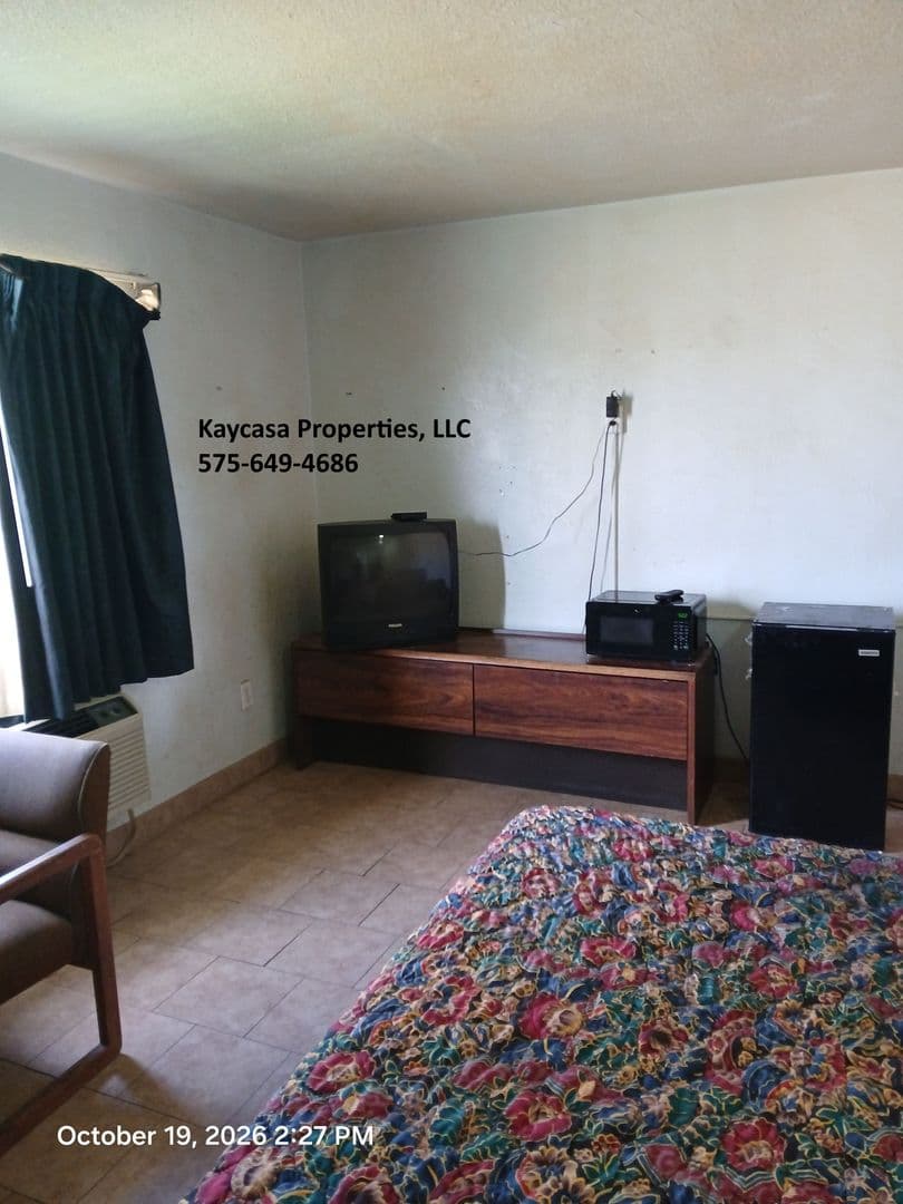 Las Cruces Apartment: 755 N Valley Dr