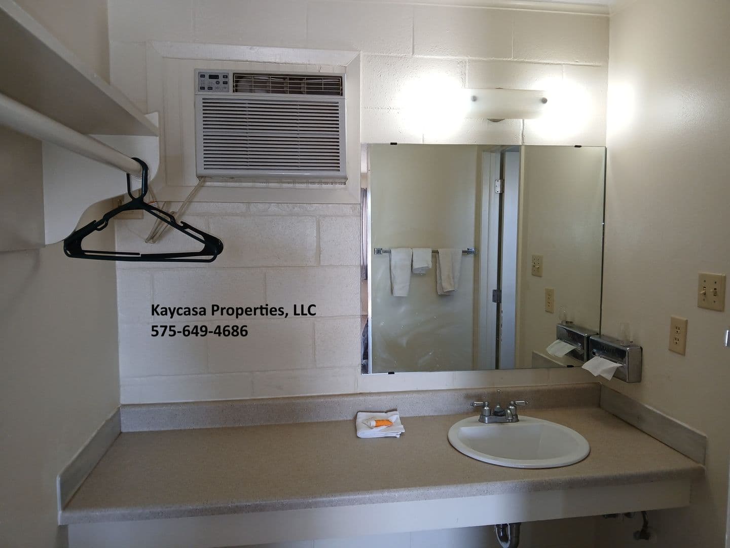 Las Cruces Apartment: 2146 W Picacho
