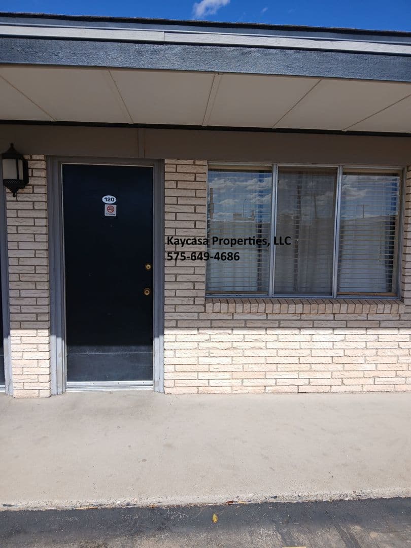 Las Cruces Apartment: 2146 W Picacho