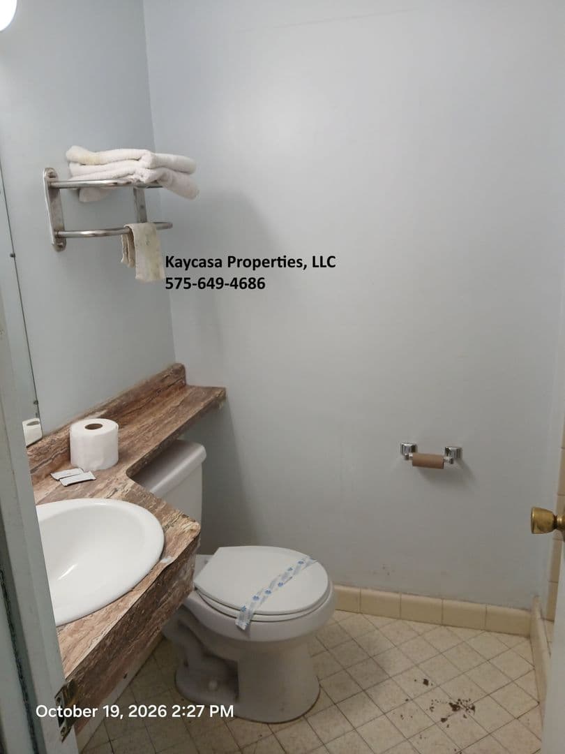 Las Cruces Apartment: 755 N Valley Dr