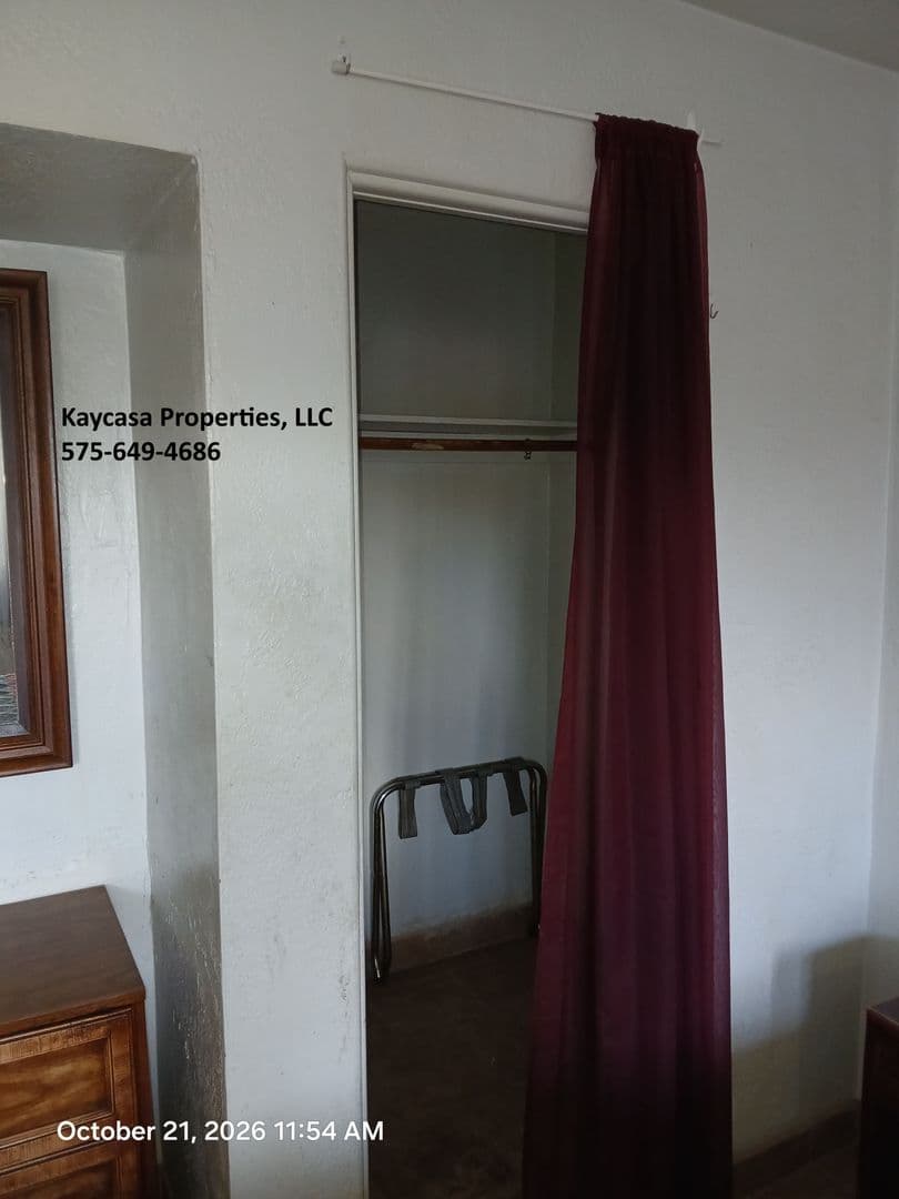 Las Cruces Apartment: 755 N Valley Dr