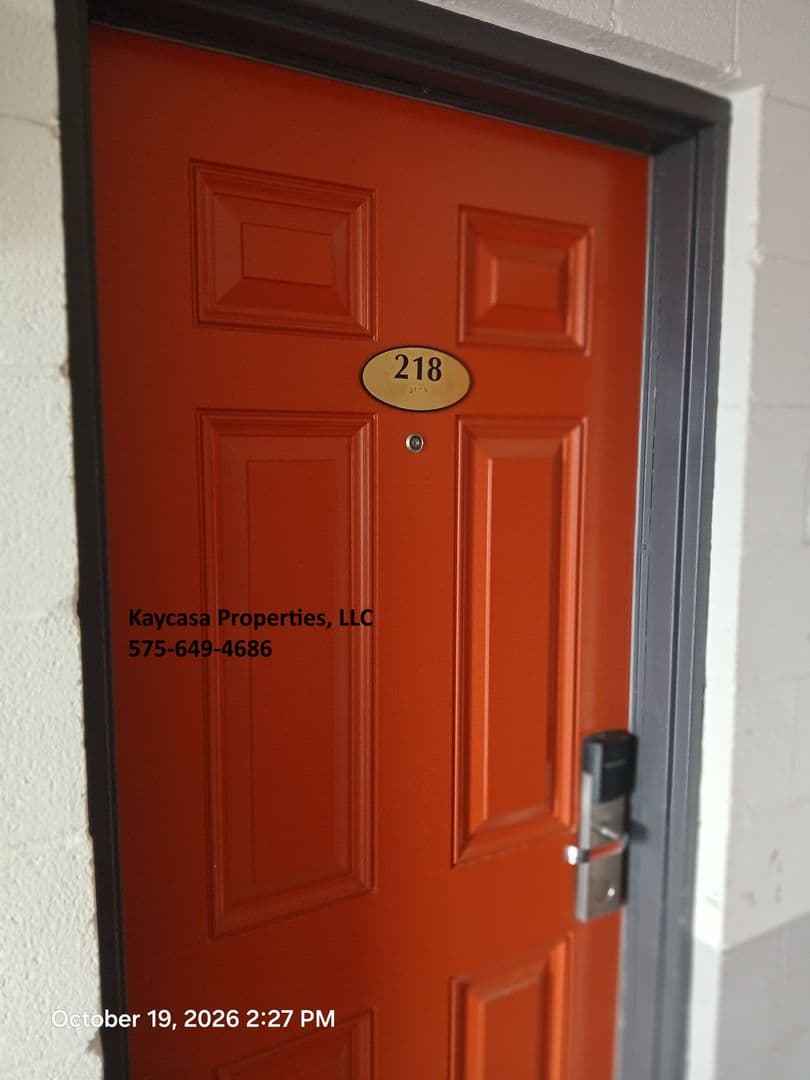 Las Cruces Apartment: 755 N Valley Dr