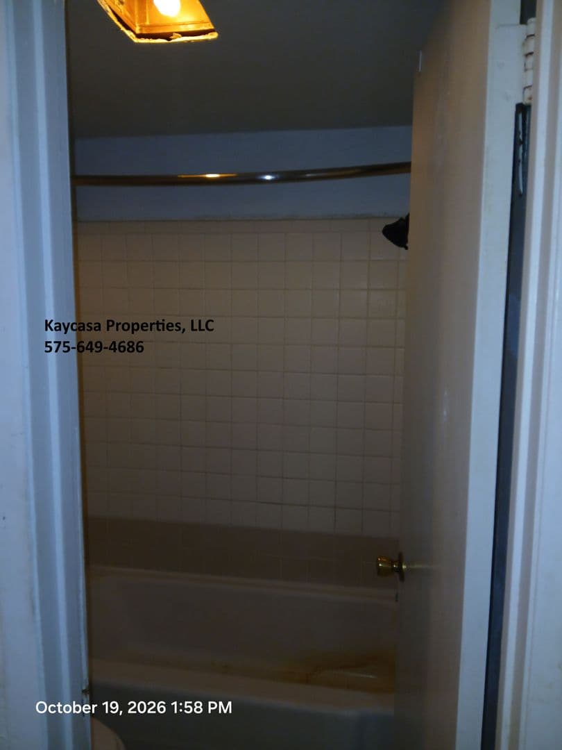 Las Cruces Apartment: 2255 W Picacho