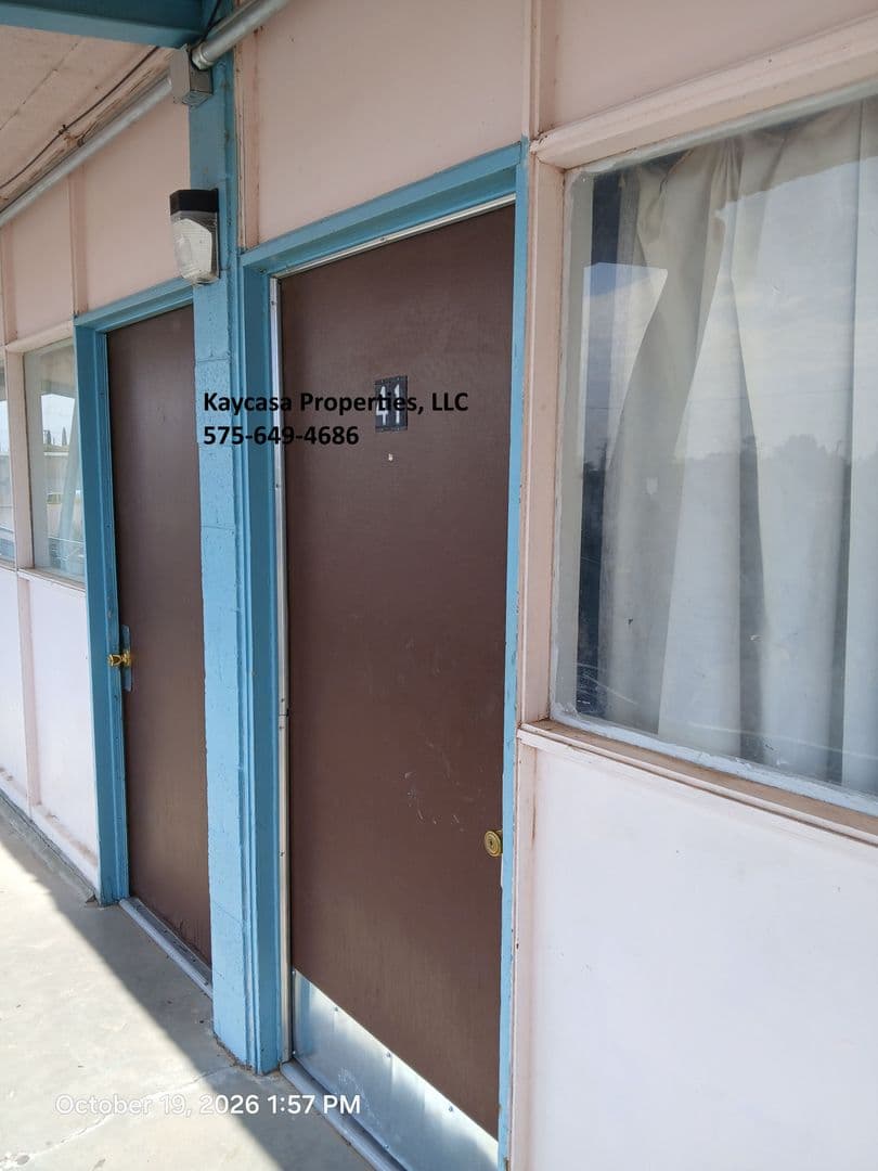 Las Cruces Apartment: 2255 W Picacho