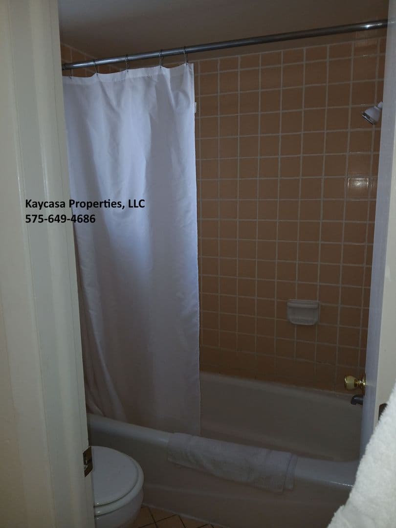 Las Cruces Apartment: 2146 W Picacho