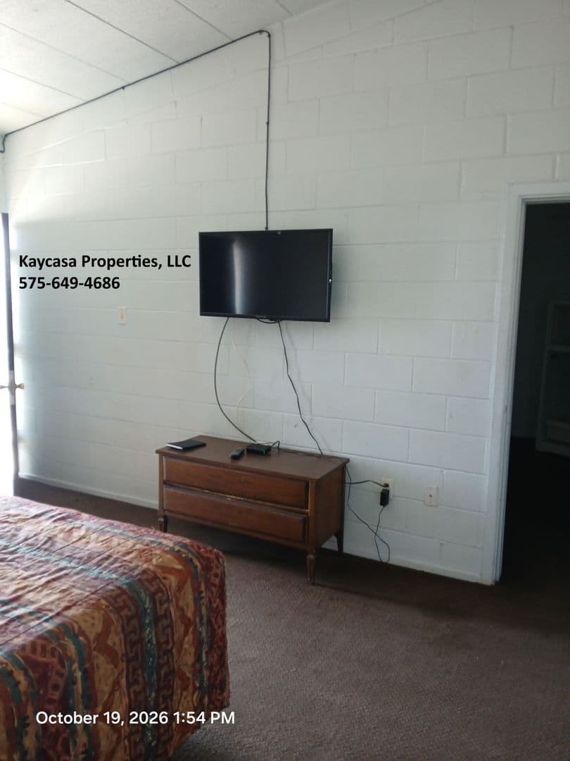 Las Cruces Apartment: 2255 W Picacho