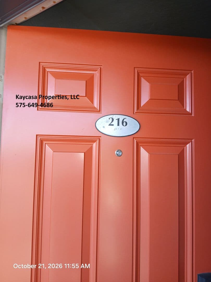 Las Cruces Apartment: 755 N Valley Dr