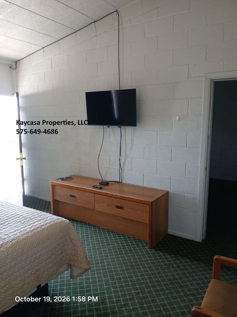 Las Cruces Apartment: 2255 W Picacho