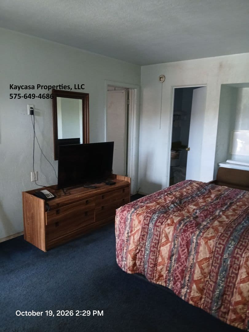 Las Cruces Apartment: 755 N Valley Dr