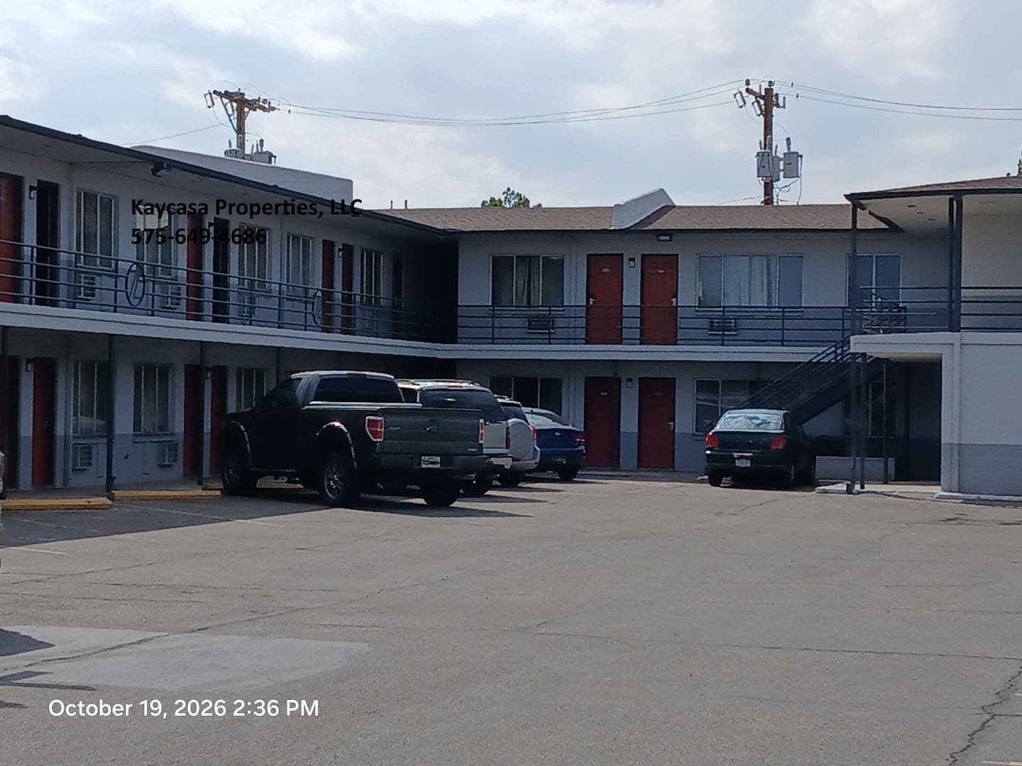 Las Cruces Apartment: 755 N Valley Dr
