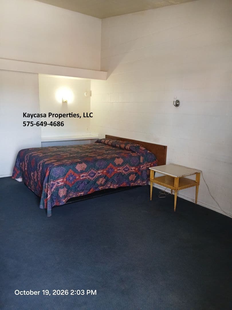 Las Cruces Apartment: 2255 W Picacho
