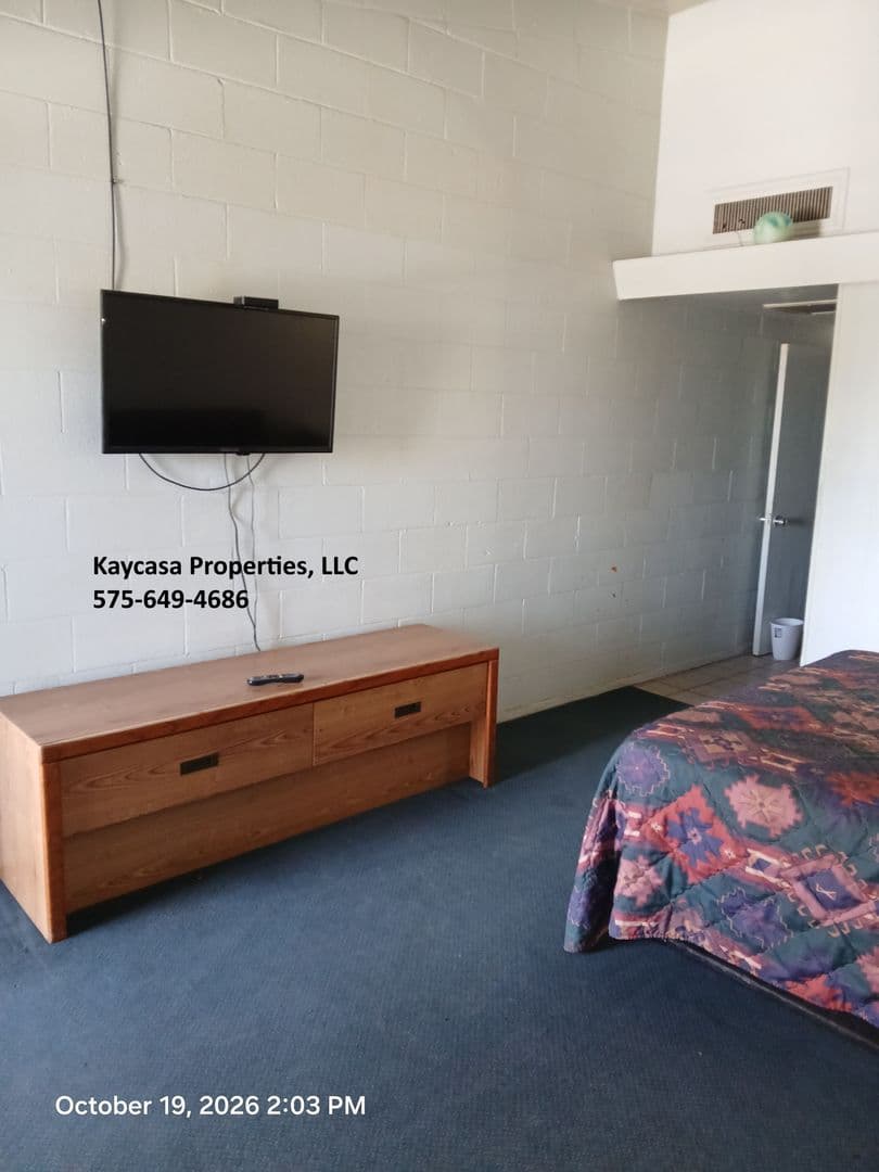 Las Cruces Apartment: 2255 W Picacho
