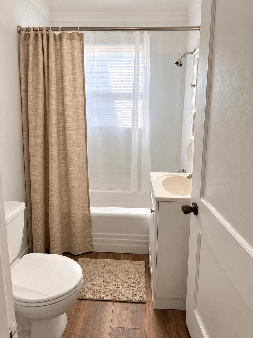 Somersworth Apartment: 46 main st