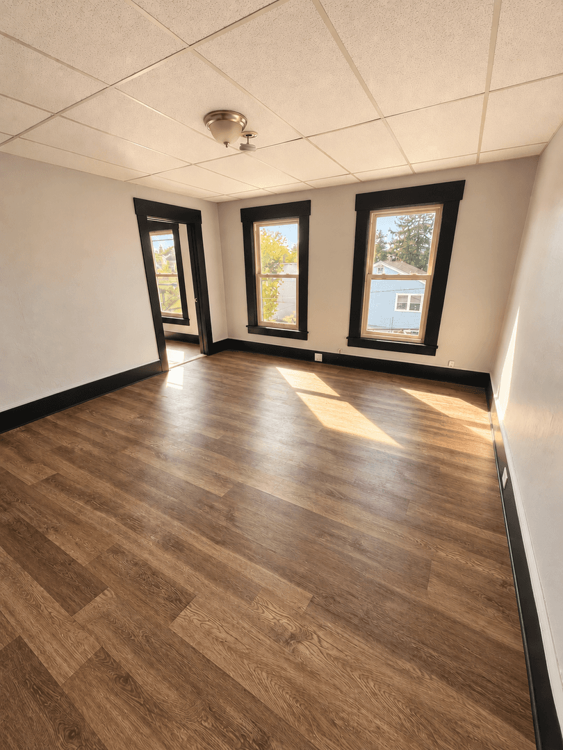 Manchester Apartment: 242 East High st