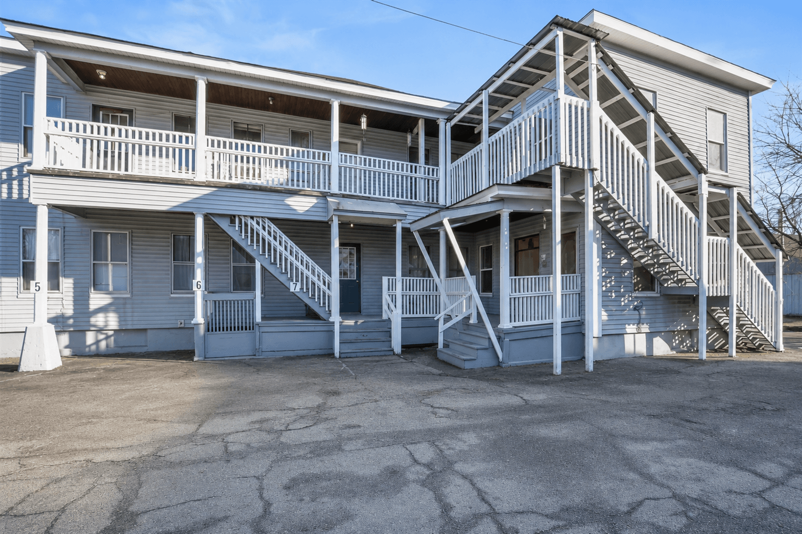 Claremont Apartment: 44 Central Street
