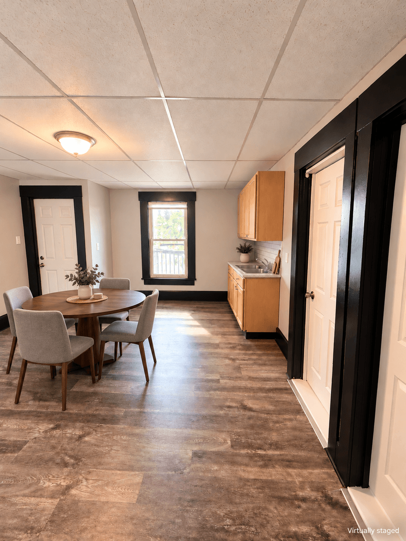 Manchester Apartment: 242 East High st