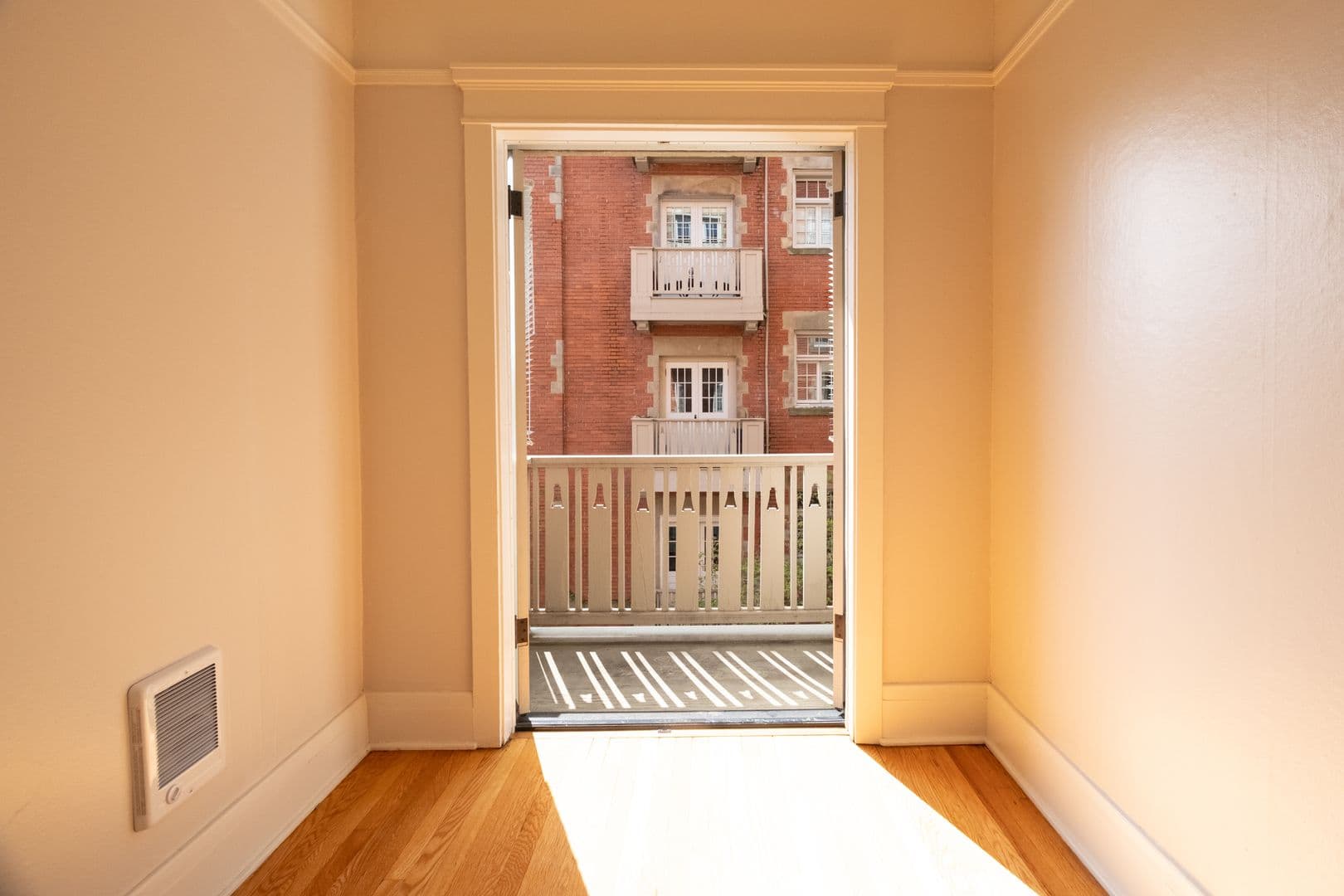 Portland Apartment: 117 NW Trinity Pl