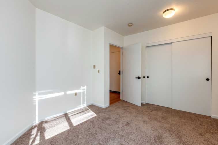 Portland Apartment: 210 NW 20th Ave