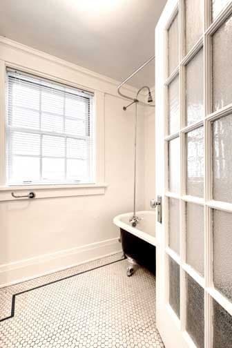 Portland Apartment: 117 NW Trinity Pl