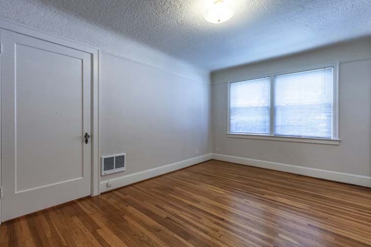 Portland Apartment: 1963 NW Irving St