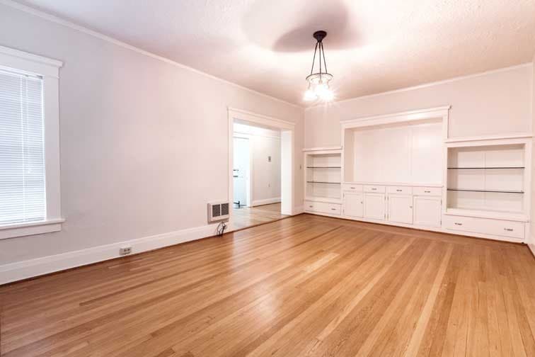 Portland Apartment: 117 NW Trinity Pl